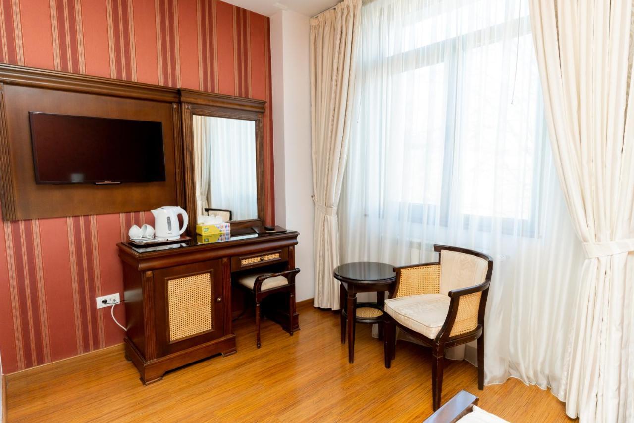 Acapulco Hotel Πλοέστι Εξωτερικό φωτογραφία
