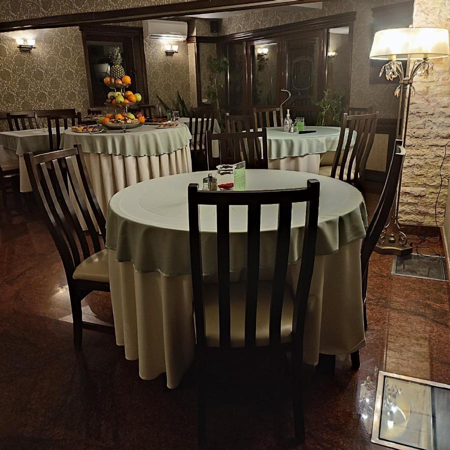 Acapulco Hotel Πλοέστι Εξωτερικό φωτογραφία