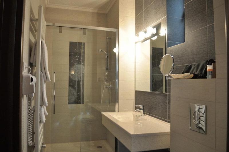 Acapulco Hotel Πλοέστι Εξωτερικό φωτογραφία
