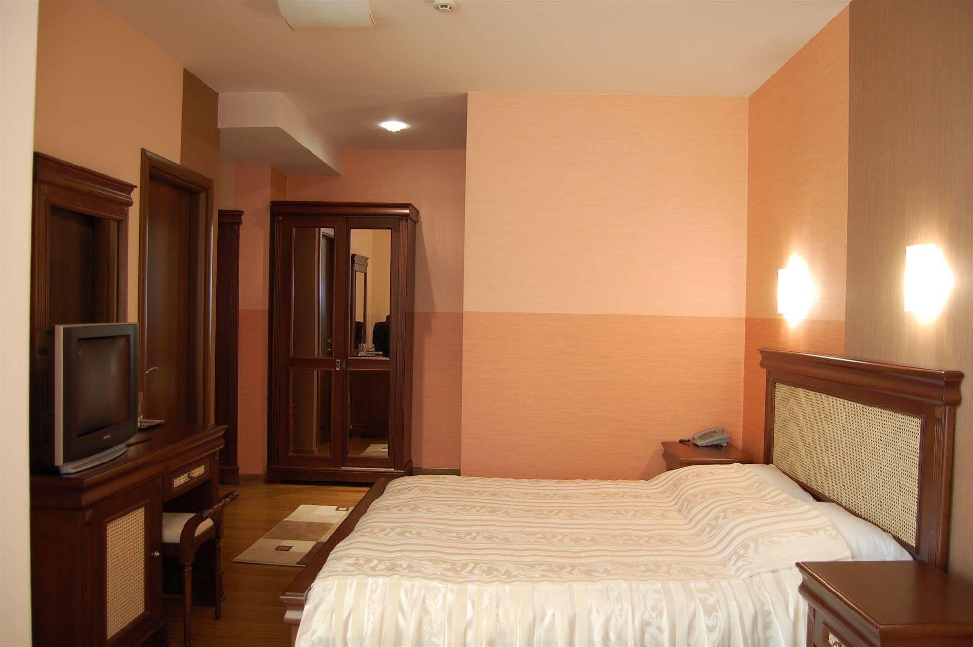 Acapulco Hotel Πλοέστι Εξωτερικό φωτογραφία